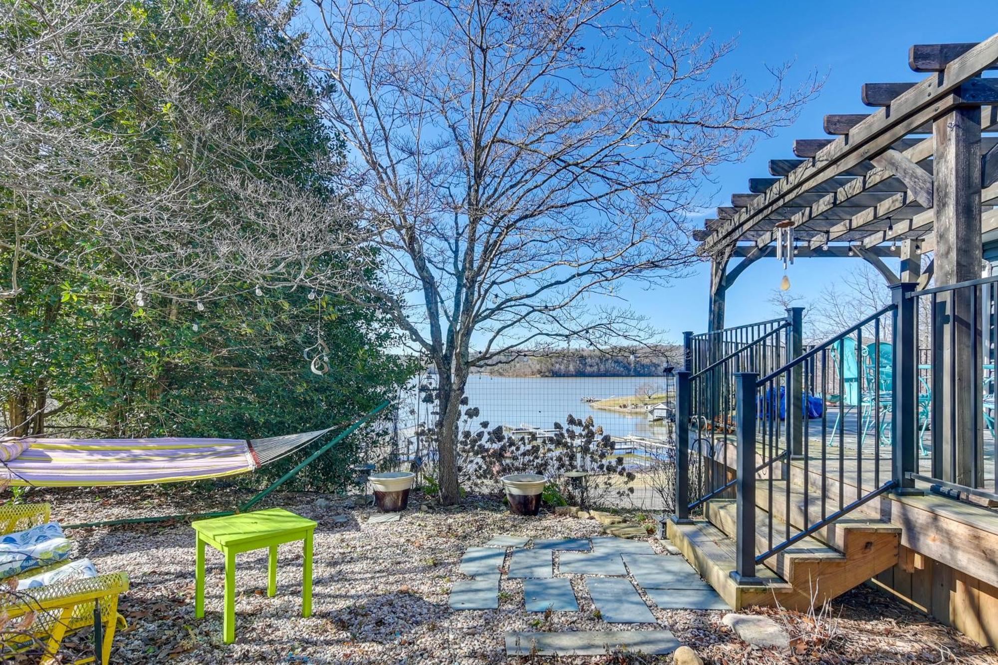 Lakefront Radford Home With Wraparound Deck! المظهر الخارجي الصورة