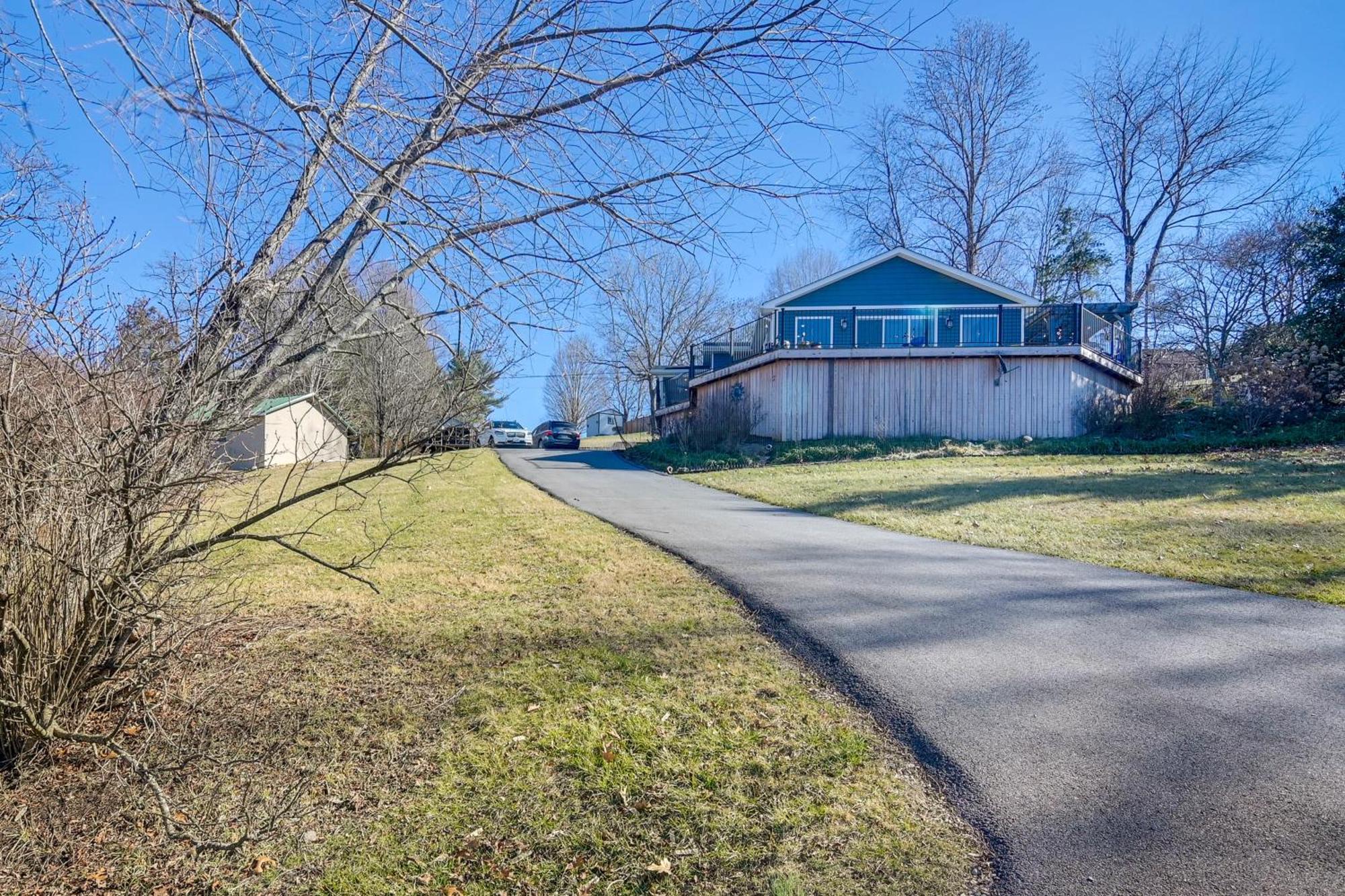 Lakefront Radford Home With Wraparound Deck! المظهر الخارجي الصورة